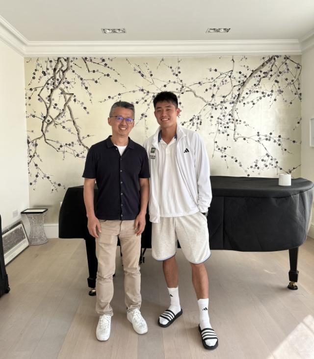 开云官网-吴易昺玩转表演赛，“混圈子”的绝佳机会