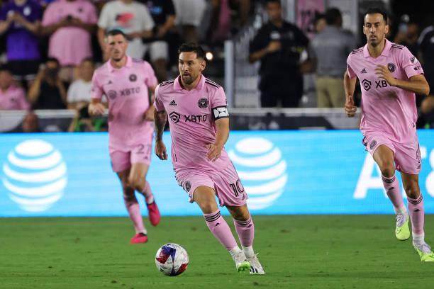 开云体育-闲庭信步4球完胜！梅西的迈阿密蜜月甜到发齁