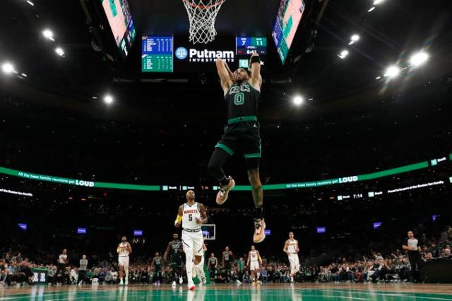 开云体育网址-【现场】花园球馆上演对轰大战 绿军延续疯狂表现