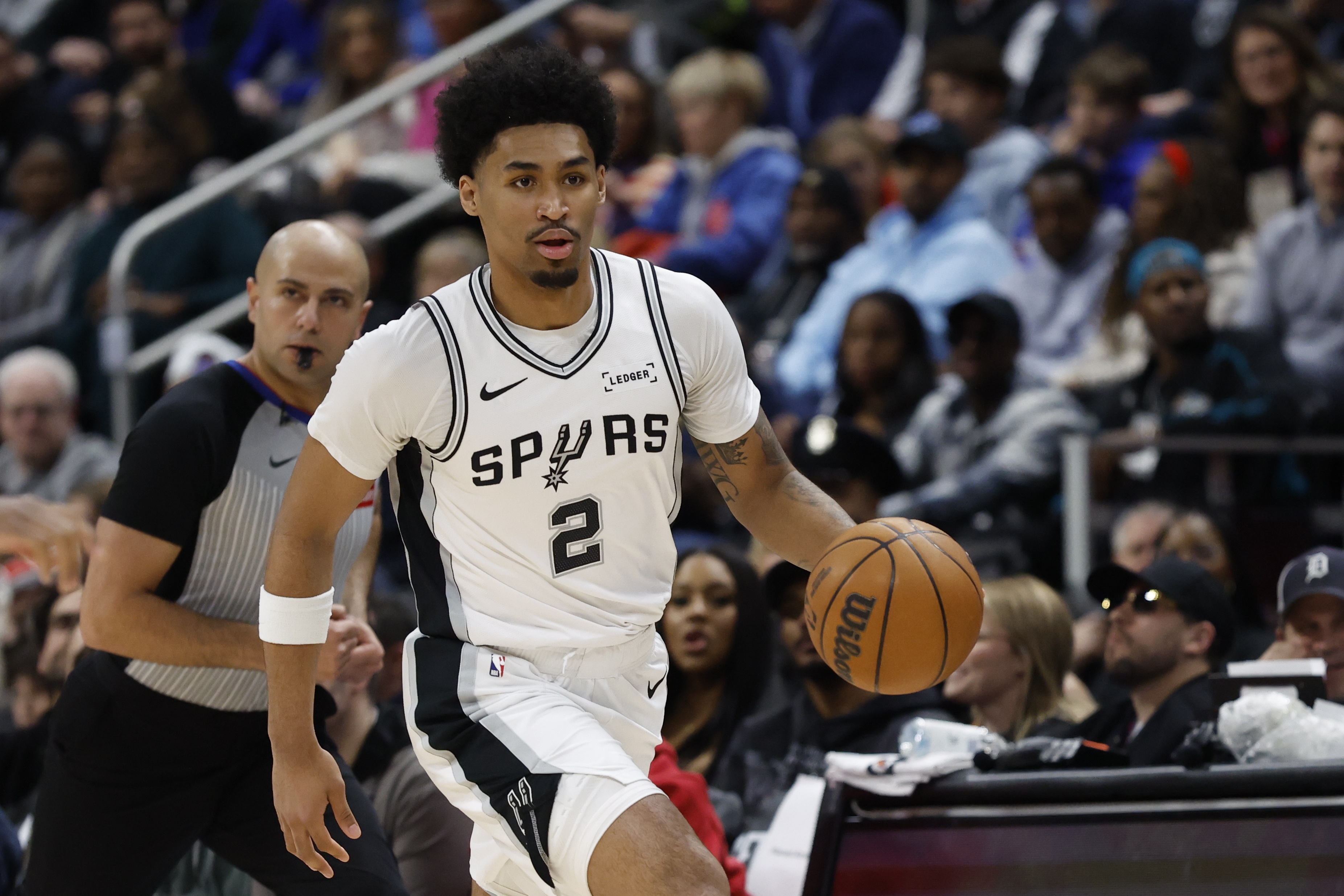 开云体育网址-【菜鸟】哈珀22分&amp;11中8 雷诺22分10板2断 克尼佩尔13分&amp;三分7中1