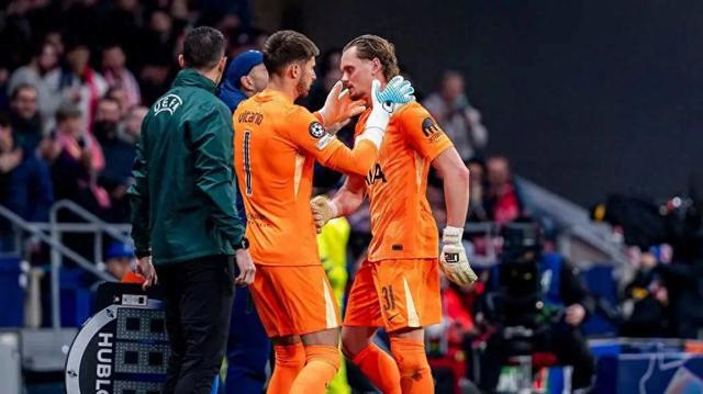 KAIYUN-23岁生日前，出身门将世家的他收到了足以毁掉职业生涯的“礼物”|金斯基|热刺|图多尔|欧冠|捷克_新浪体育_新浪新闻