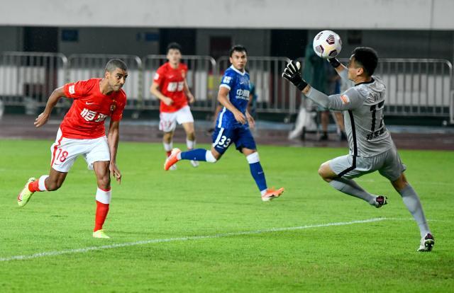 严鼎皓已成郑智接班人？助攻王带广州队锁定争冠赛