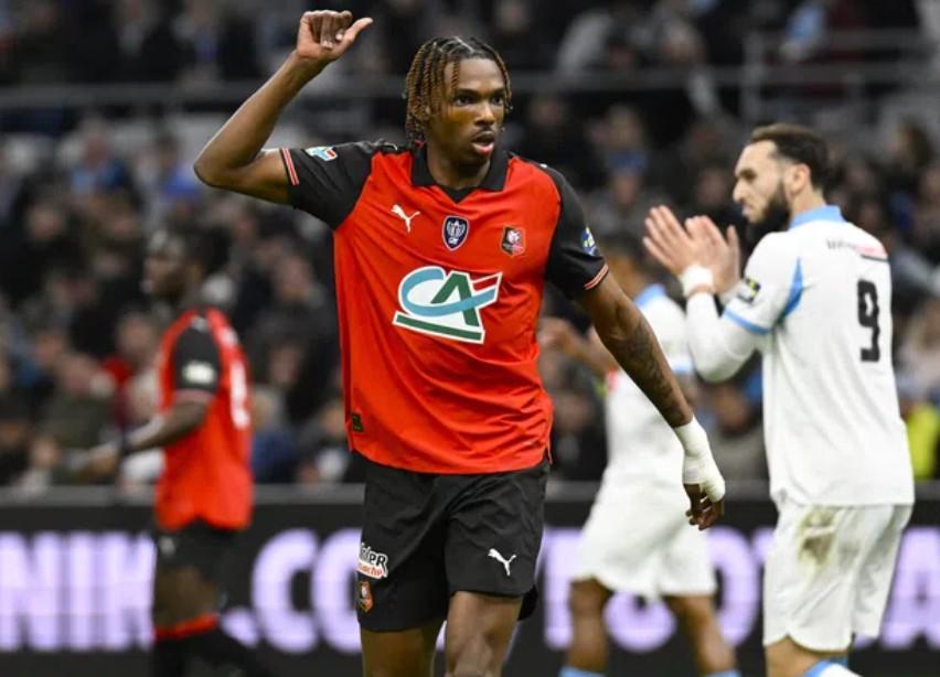 开云app-法媒：雷恩后卫雅凯将接受手术治疗，预计赛季报销