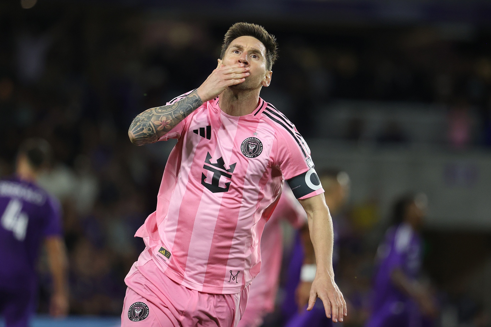 开云体育网址-ESPN：梅西未参与欧美杯取消事宜，他渴望赢得第49冠