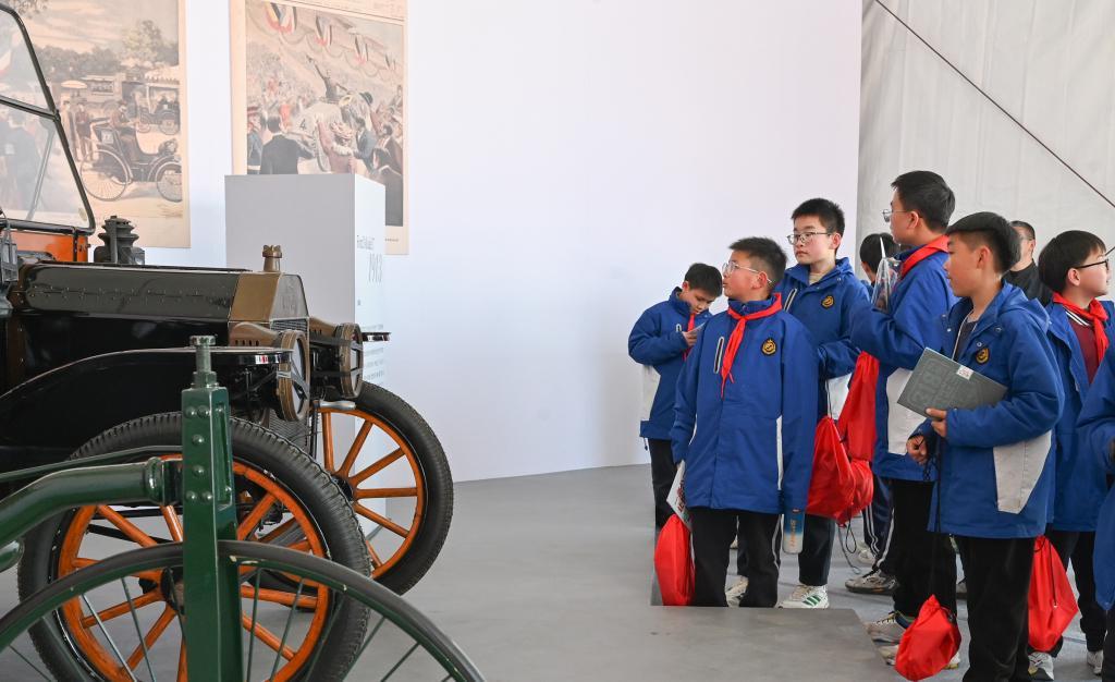 开云集团-魔都眼｜上海汽车文化节联动F1启幕，这些经典车头你认识吗